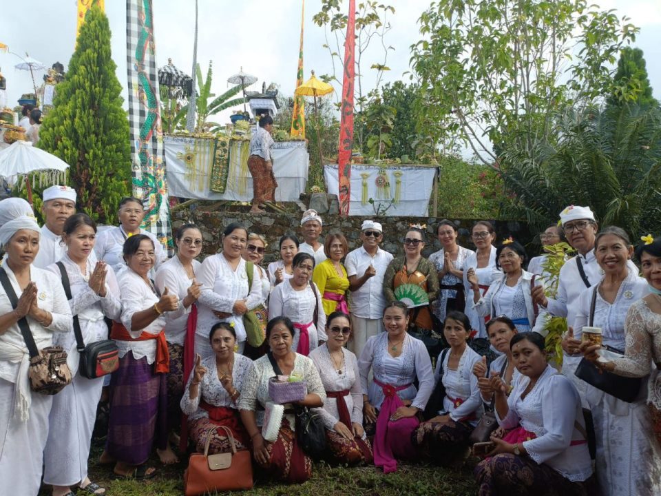 Pujawali Pura Awan Rinjani